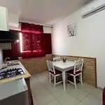 Monolocale Rosso - A Casa Di Ludovica E Martina